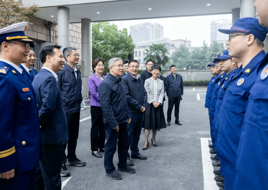 皇冠信用网出租代理_省委常委、常务副省长徐文光赴杭州市调研基层应急消防治理体系建设与电动自行车安全隐患全链条整治工作