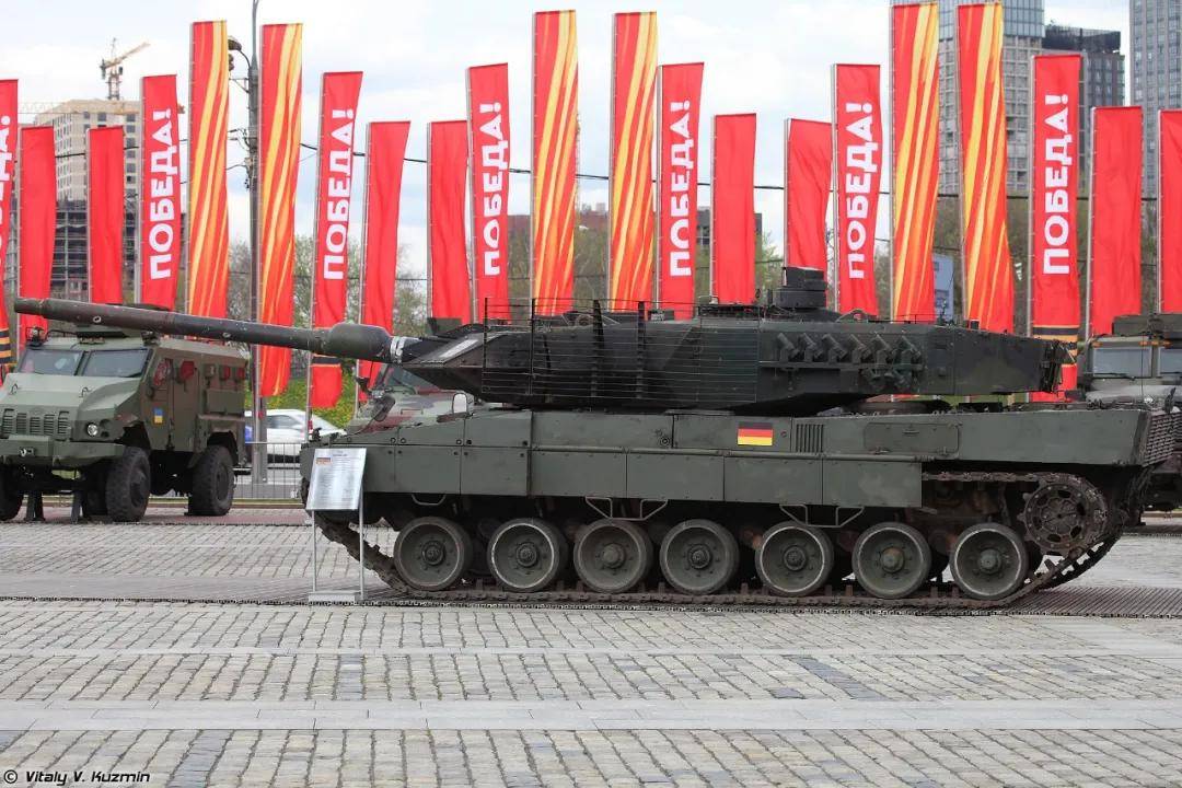 波兰乙组联赛
_俄军拆解北约豹2A6坦克性能有重大发现波兰乙组联赛
，中国99A：我在忙活什么？