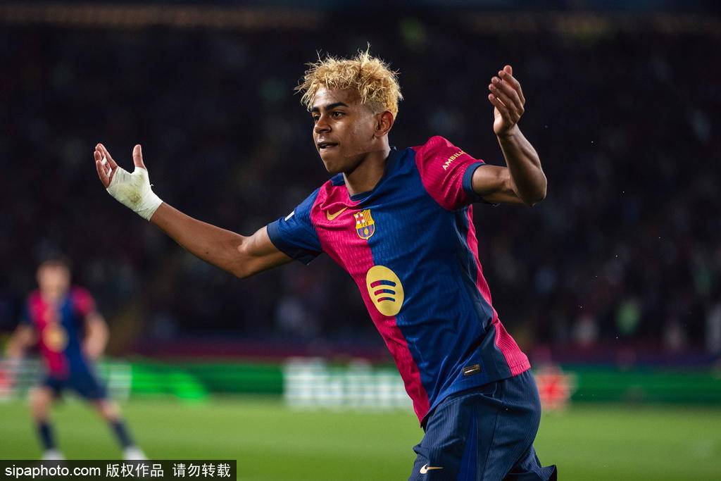 皇冠信用网登_欧冠-进球大战皇冠信用网登！邓弗里斯2射1传亚马尔破门 巴萨3-3国米