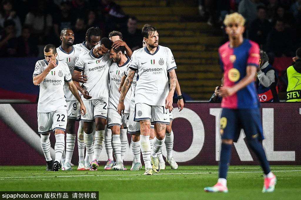 皇冠信用网登_欧冠-进球大战皇冠信用网登！邓弗里斯2射1传亚马尔破门 巴萨3-3国米