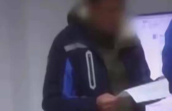 大连英博vs成都蓉城_拔几个插头收费300元大连英博vs成都蓉城！男子质疑啄木鸟“维修刺客”：他就没有修