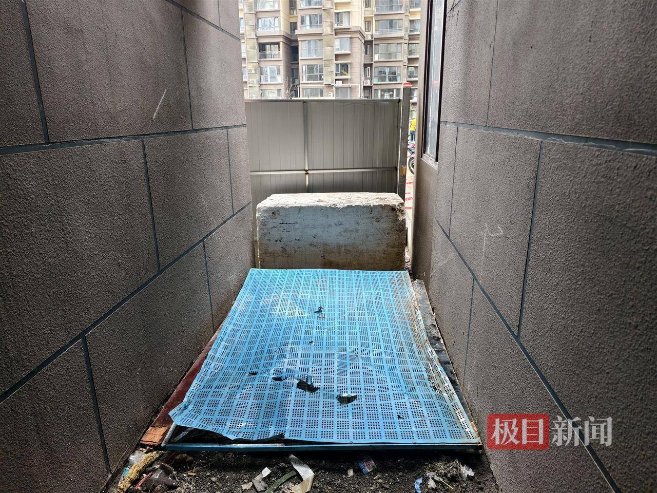 皇冠信用网会员账号_西安11岁男孩玩耍时坠入10多米深井身亡皇冠信用网会员账号,井口外连夜设置围挡,警方等部门介入调查