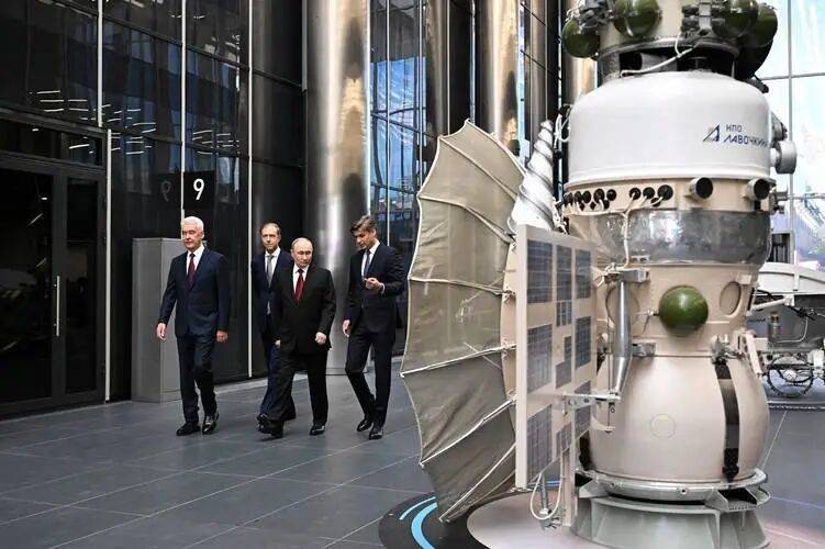 皇冠信用最新地址_俄罗斯终于大方了！普京亲自视察皇冠信用最新地址，罕见放下戒心，向中国开放“压箱底技术”，可惜为时已晚