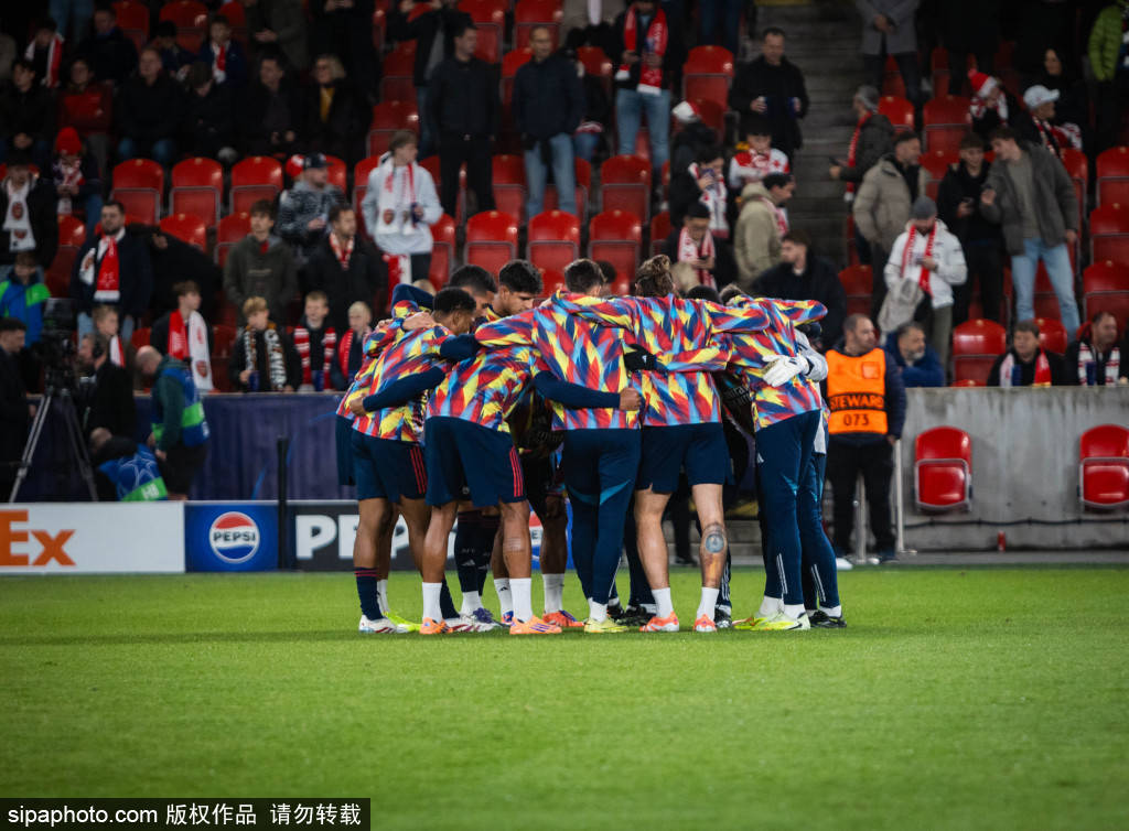 布里斯托城 vs 布莱克本
_谁是魔鬼？10连胜仅丢1球的阿森纳布里斯托城 vs 布莱克本
，将面对英超4/6/7名+无解拜仁