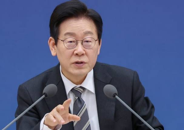 皇冠信用网怎么申请_韩国总统李在明谈汉字教育皇冠信用网怎么申请，提到中国古籍《千字文》