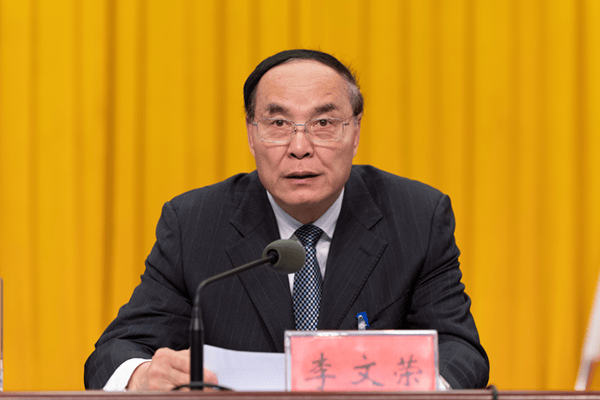 皇冠代理登入
_在昆明市副市长、常务副市长、市长皇冠代理登入
,曲靖市委书记,云南省委常委等职务上,李文荣非法收受他人财物,数额特别巨大