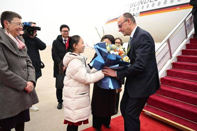 皇冠信用网哪里申请_德经济学家：当世界第二大和第三大经济体加强合作皇冠信用网哪里申请，将为世界带来什么？