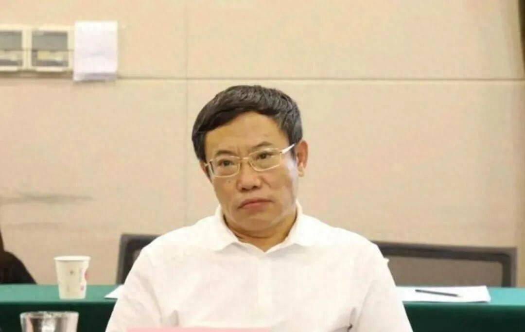 正版皇冠信用网址_山西太原市人大常委会原副主任冯原平正版皇冠信用网址，辞去市人大代表职务；7月份被查，曾任太原市迎泽区委书记、市总工会主席；曾因重大火灾事故被处分