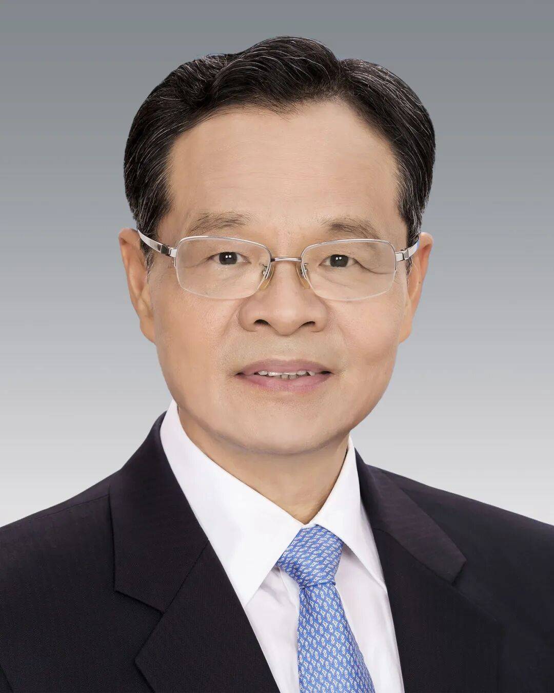 皇冠信用网去哪里弄_陈武同志生平