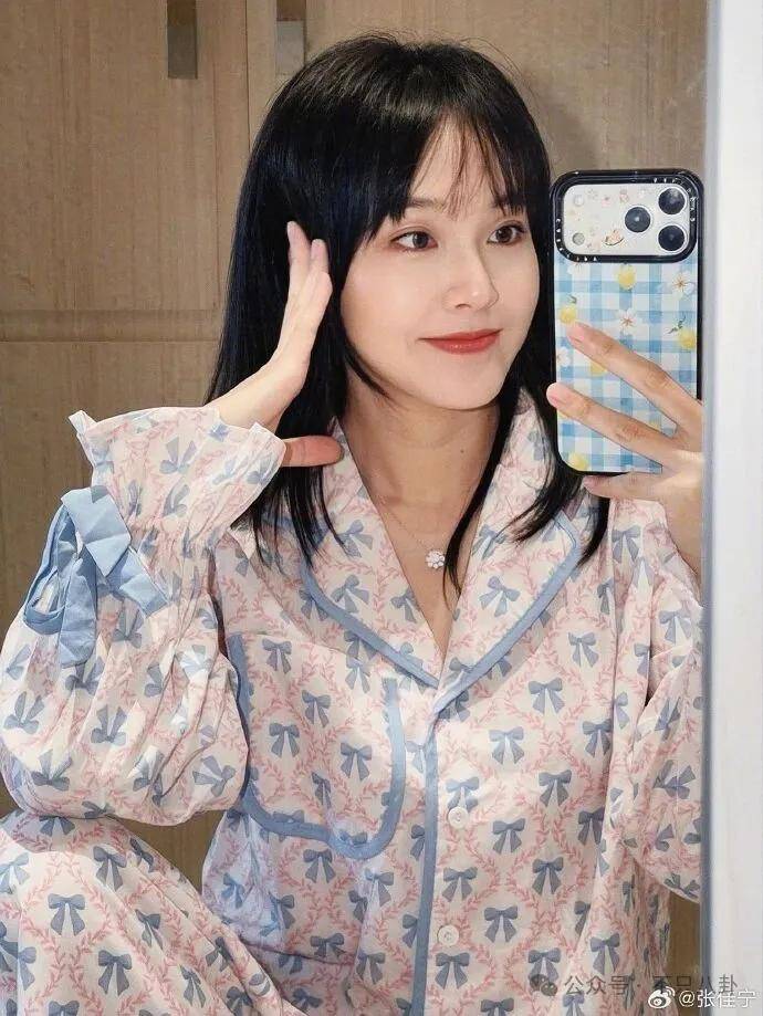 皇冠登3管理出租_她好像真的未婚先孕了皇冠登3管理出租？全网都在猜孩子生父是谁