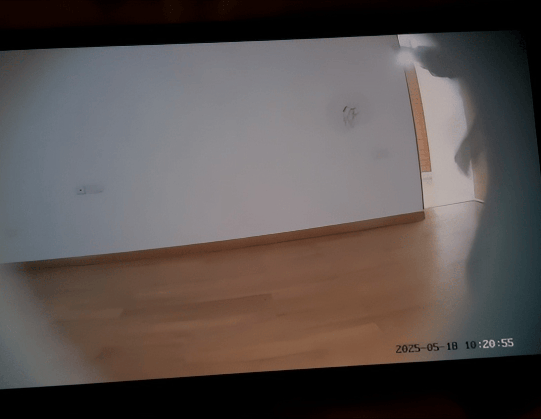 体育皇冠信用网_厦门56岁女子起诉离婚称丈夫不忠体育皇冠信用网，当庭拿出陌生女子80多次上门监控，法院：私自隐匿安装摄像头，“不法取证”不予采用；女当事人回应