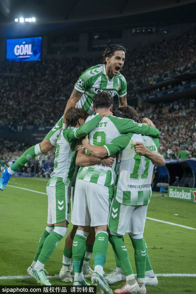 皇冠网_4-1！穆帅变阵收奇效皇冠网，姆巴佩双响助皇马紧咬巴萨！